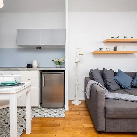 Krochmalna, Sun & Snow *